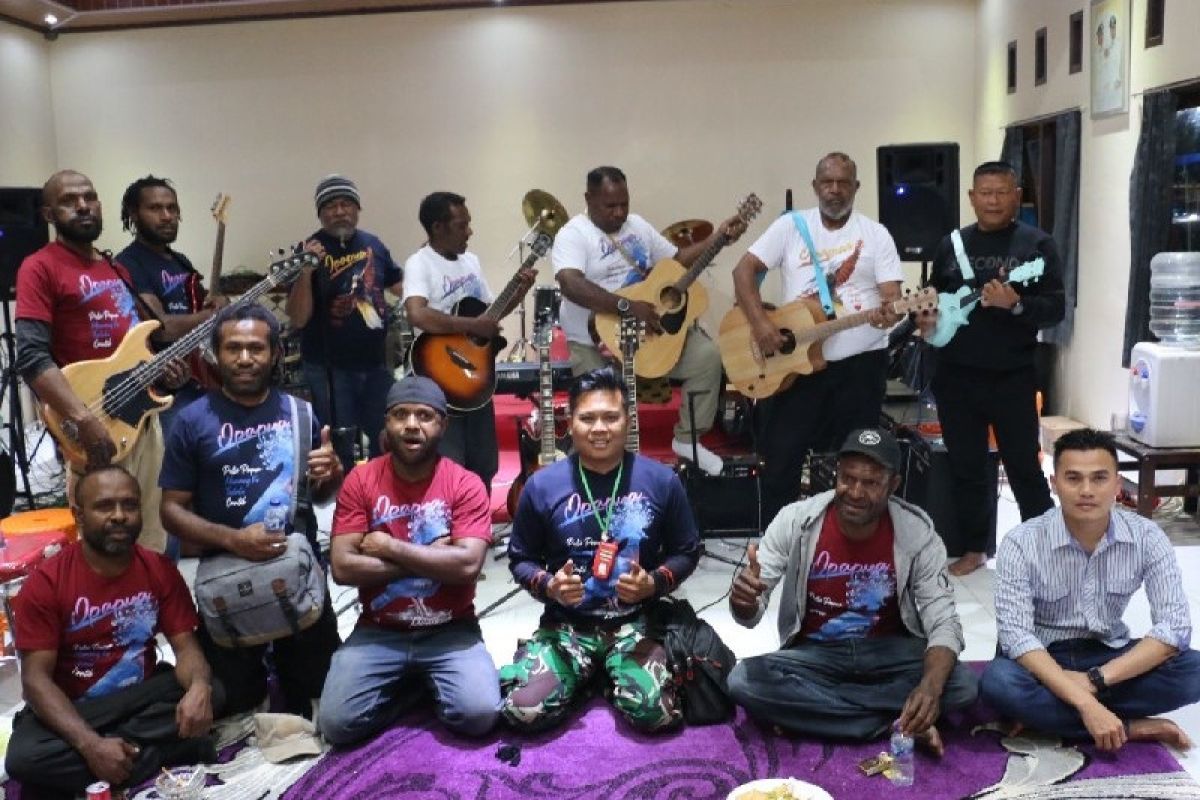 Komandan Kodim 1702/JWY dukung konser musik akustik di Wamena