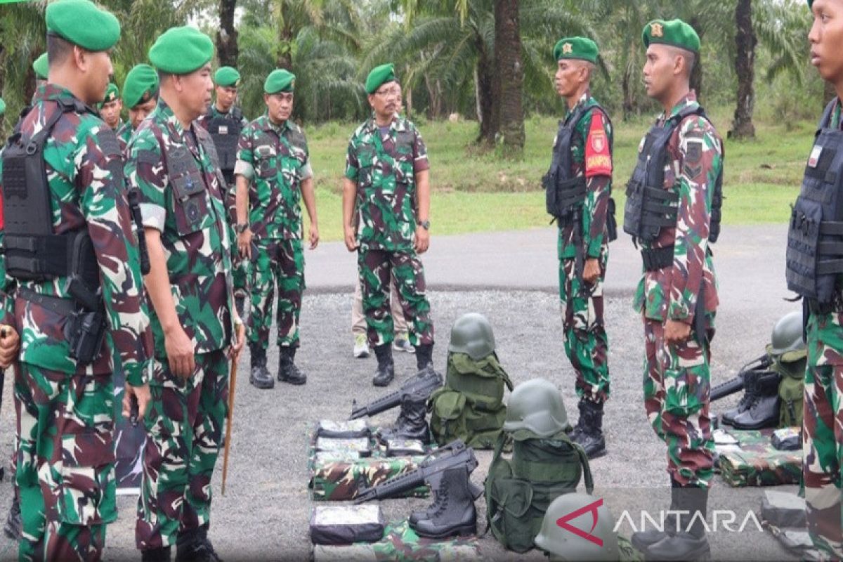 Danrem Antasari semangati prajurit Yonif 623 bertugas ke Papua Barat