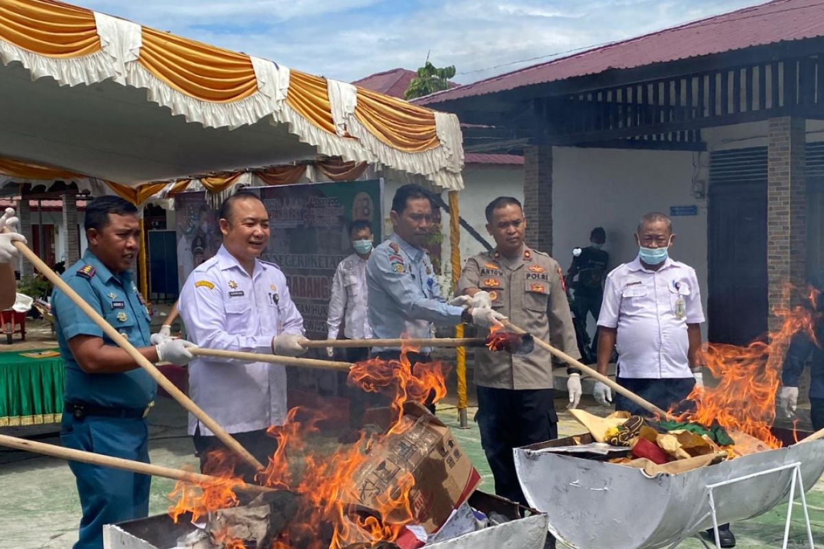 Kejari Ketapang musnahkan barang bukti kasus narkotika dan pencurian