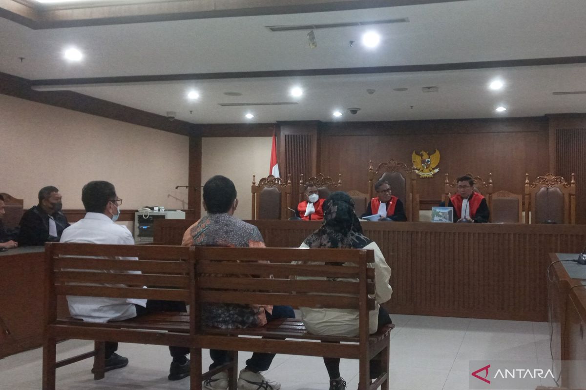 Majelis Hakim tunda sidang vonis Bupati Kolaka Timur terkait suap dana PEN