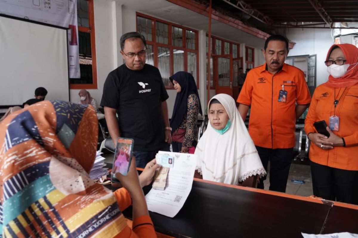 Pos Indonesia salurkan tiga program bantuan ke Cianjur