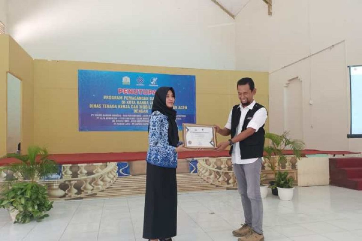 68 peserta magang Disnakermobduk Aceh direkrut jadi karyawan