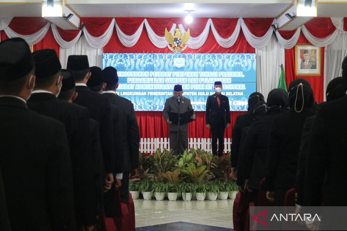 212 pejabat Pemkab HSS dilantik