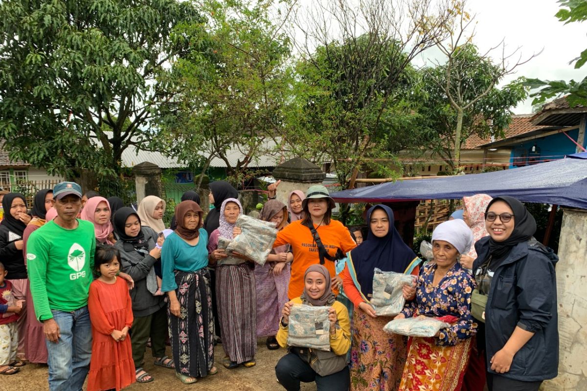 Jenama busana muslim "Kami." salurkan bantuan gempa Cianjur