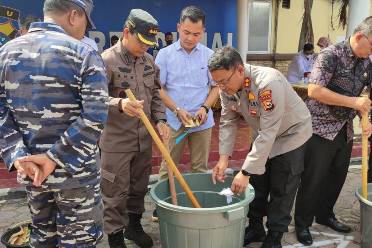 Sabu sabu 10,7 kilogram dimusnahkan Polres Dumai