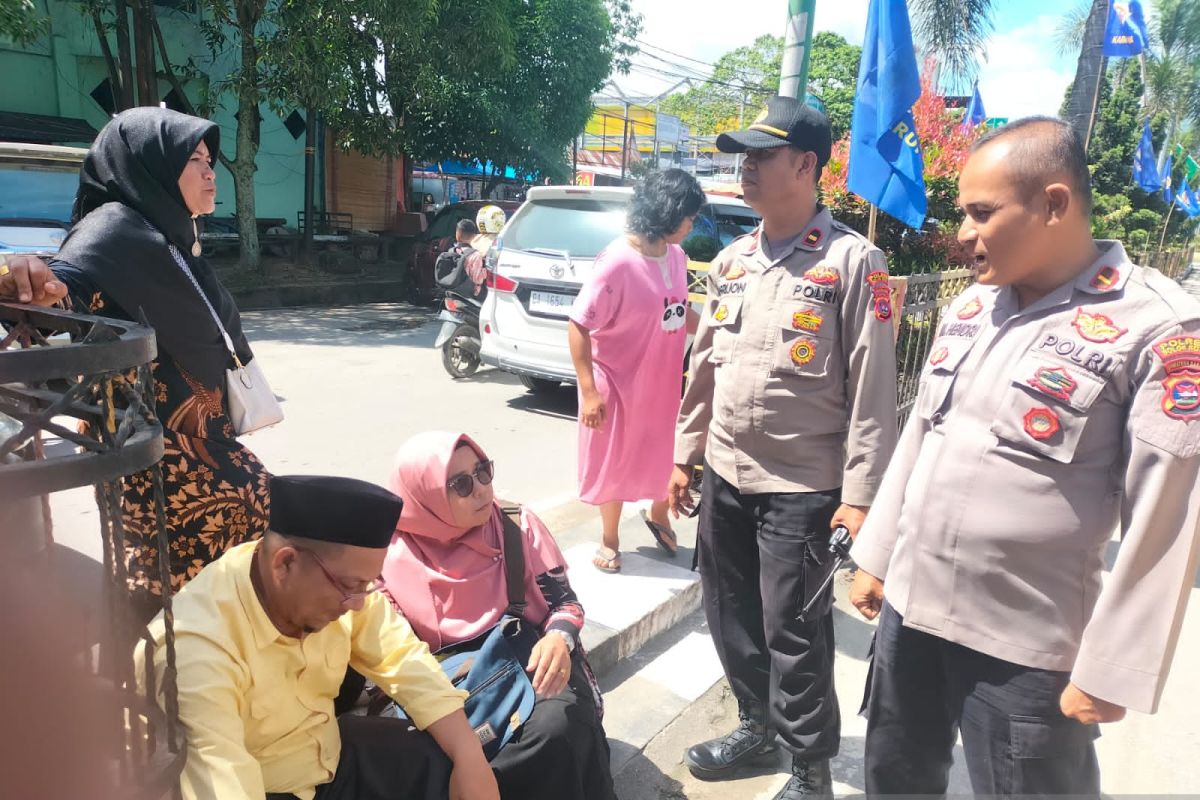 Personel Sat Binmas Polres Solok Kota gagalkan aksi jambret di Pasar Raya Solok