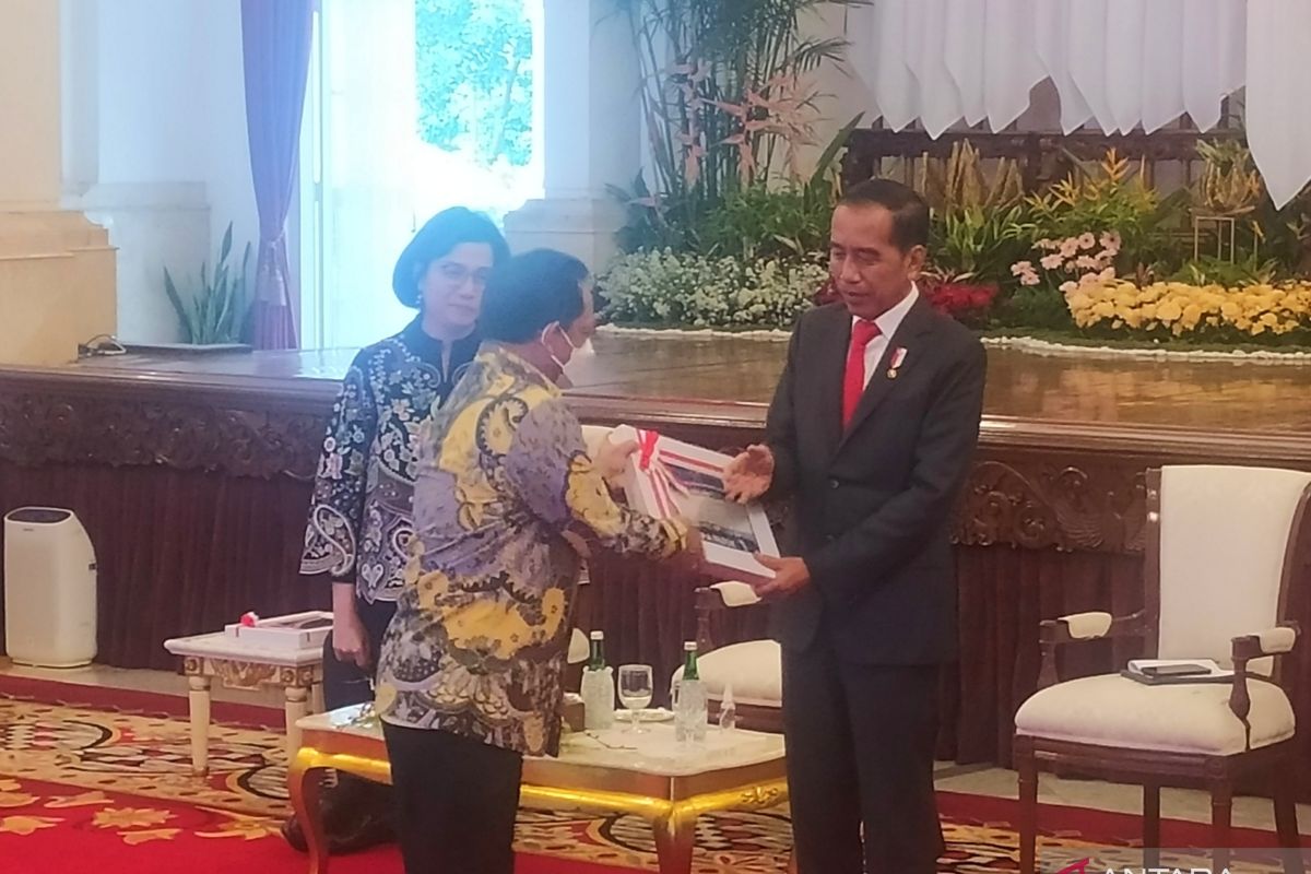 Presiden Jokowi serahkan DIPA dan alokasi transfer daerah 2023