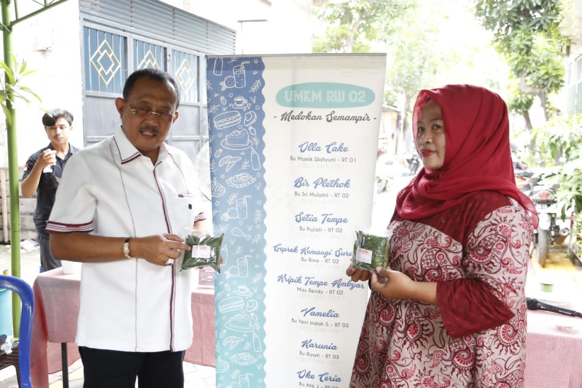 Cak Ji ajak sektor swasta gunakan produk UMKM unggulan Surabaya