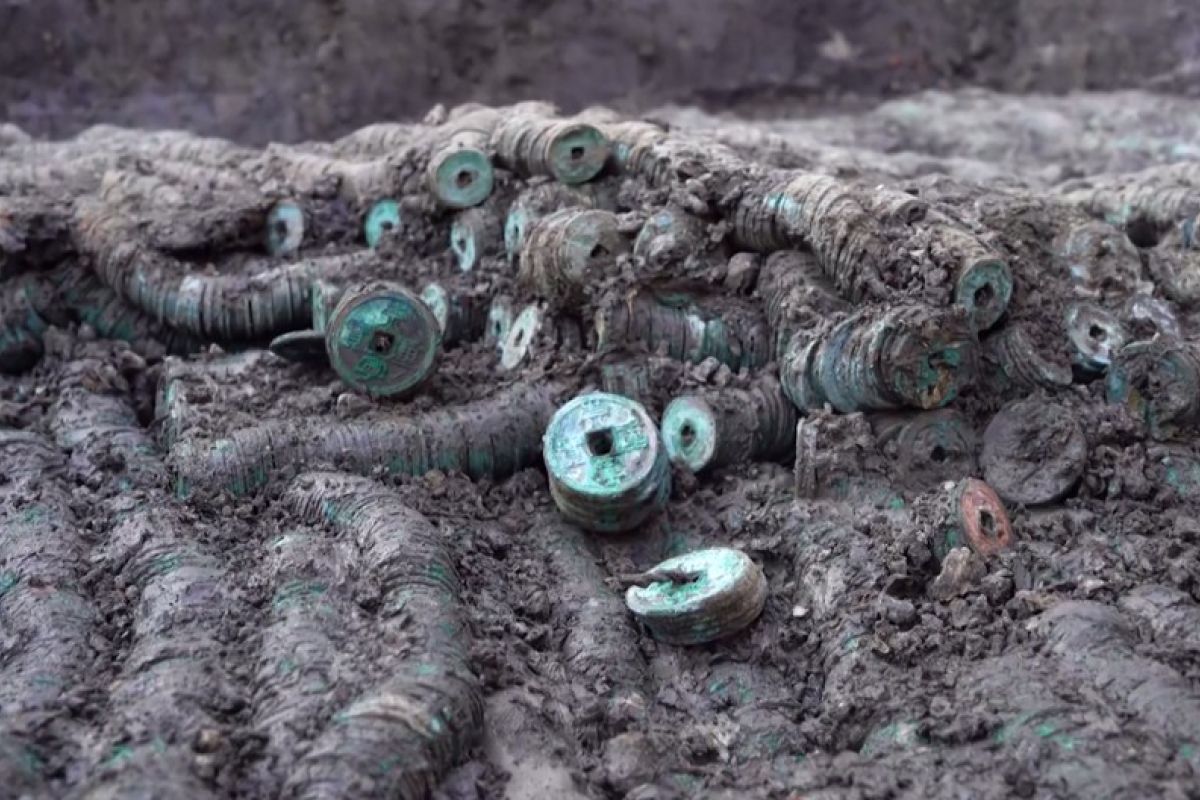 Lebih dari satu ton koin berusia ribuan tahun ditemukan di China timur