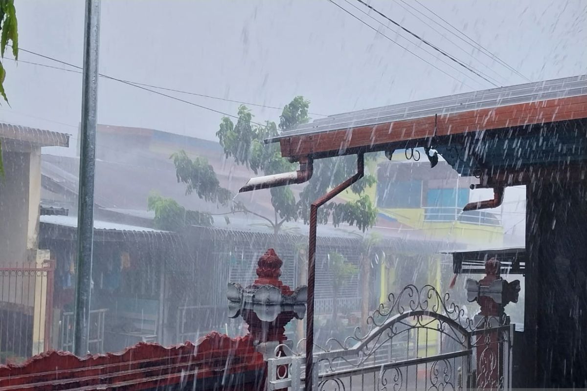 Waspadai potensi hujan deras disertai angin kencang di Bengkulu