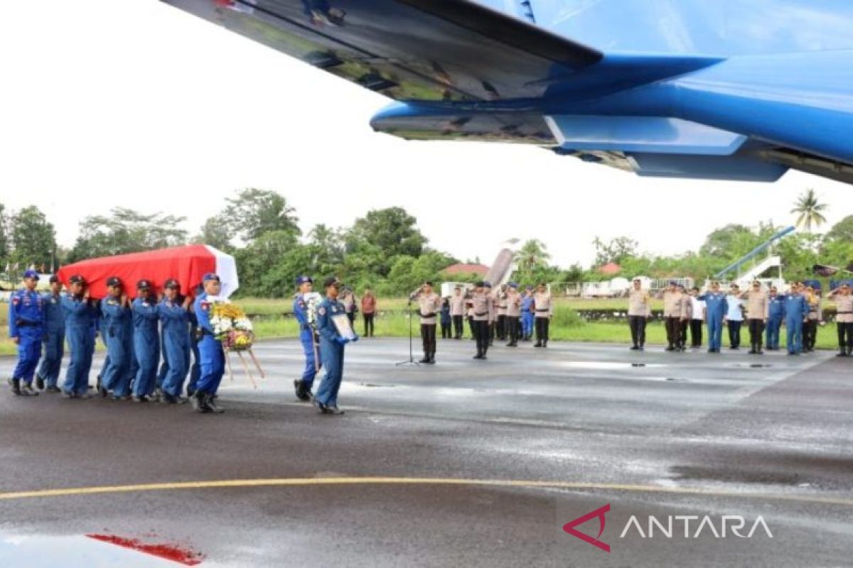 Kapolda Babel lepas satu Jenazah korban Helikopter P-1103 ke Jakarta