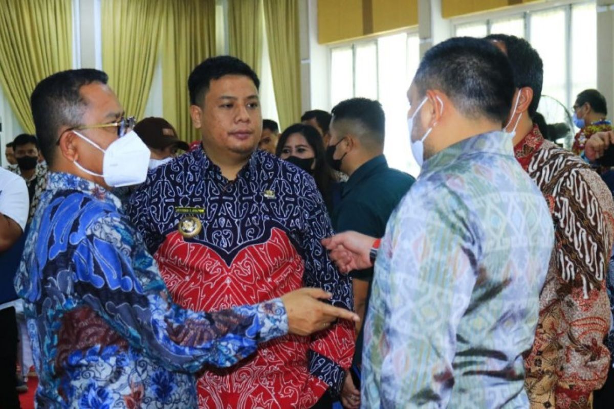 Bupati Samosir terima DIPA Tahun 2023 dari gubernur