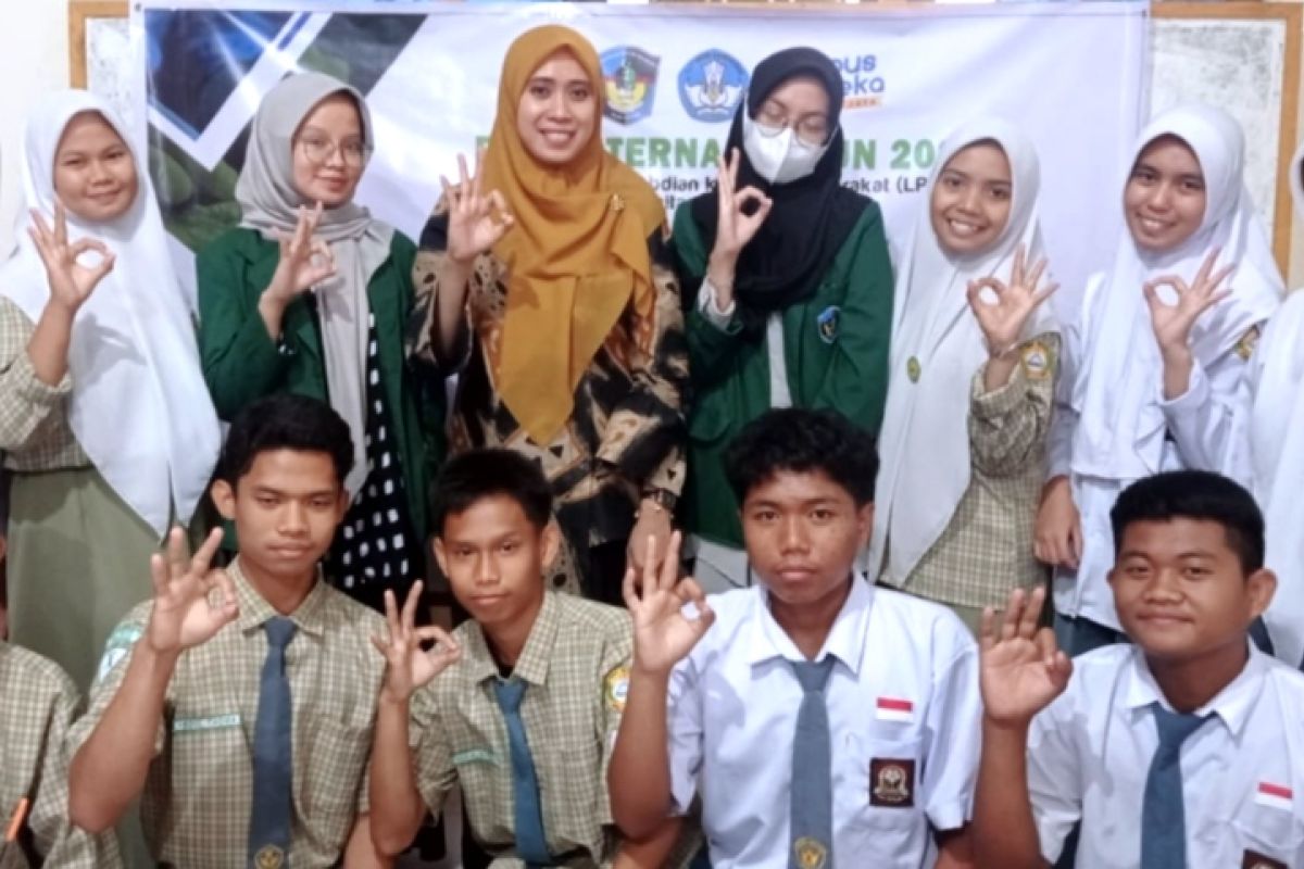 Cegah pernikahan dini, dosen UMI edukasi pelajar di SMKN 13 Maros