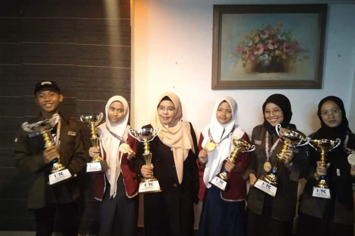 Tim robotik tiga madrasah Sulsel raih emas WRP Malaysia