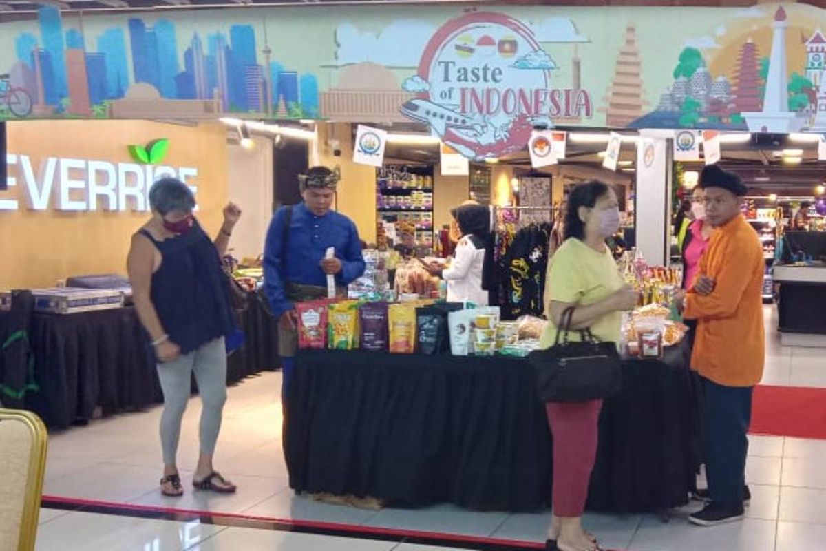 Belasan produk UMKM Sambas ikuti Expo Taste of Indonesia di Malaysia