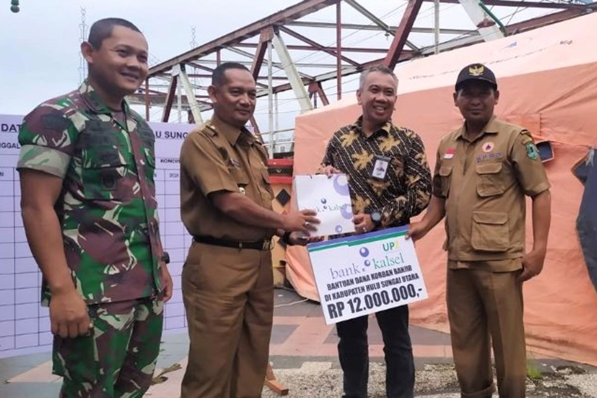 UPZ Bank Kalsel salurkan bantuan korban banjir di HSU