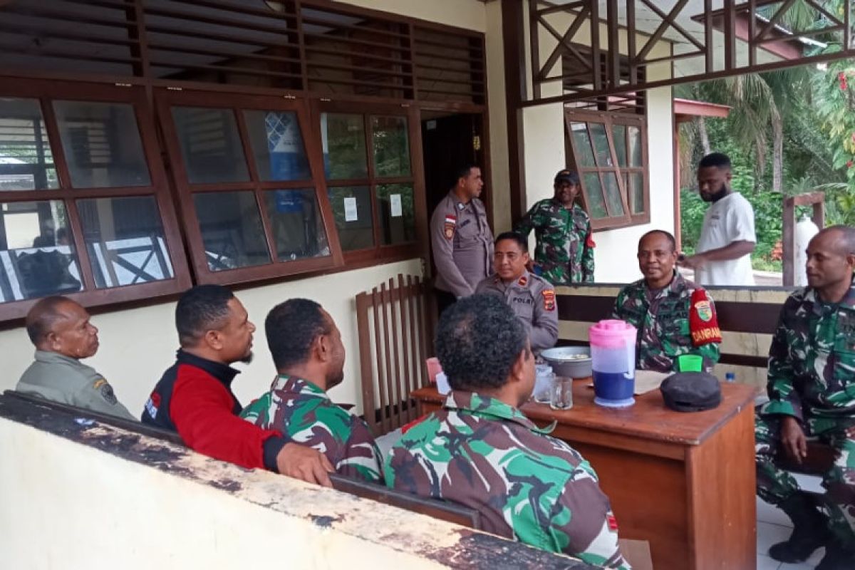 TNI dan Polri jalin silaturahmi di Numfor Barat