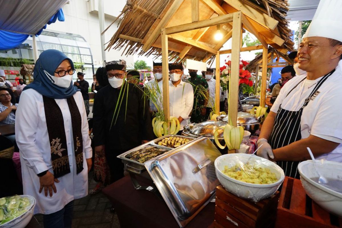 Sejumlah koki sajikan aneka masakan khas Jawa Timur di Festival Kuliner