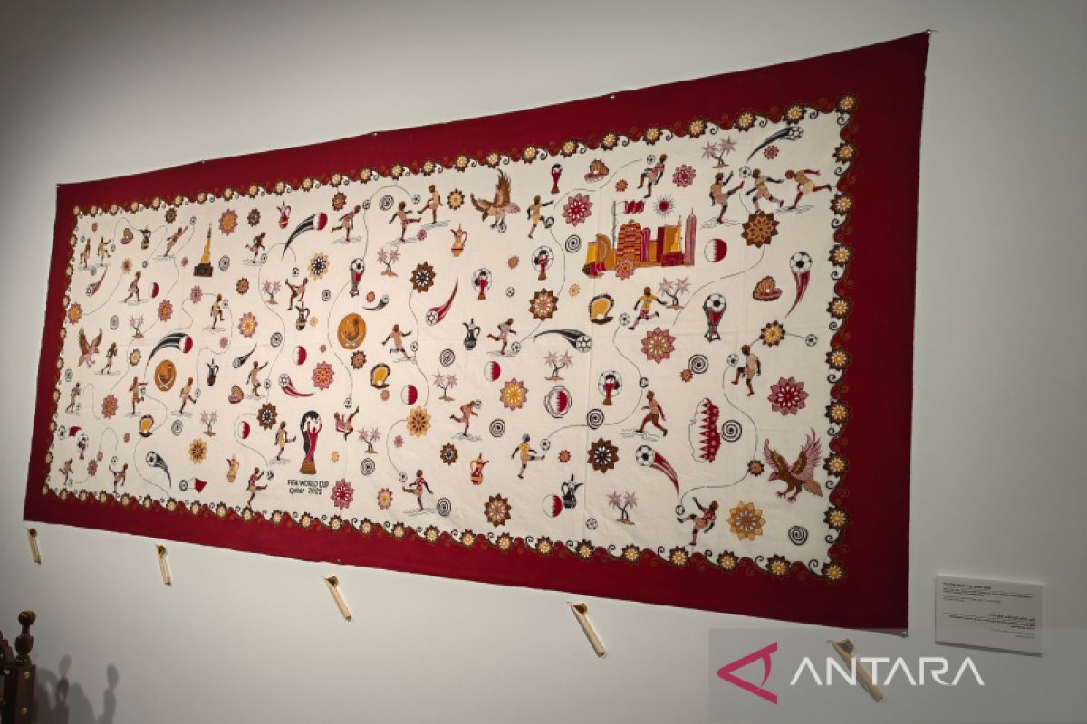 Batik bertema Piala Dunia 2022 buat keluarga Kerajaan Qatar kagum