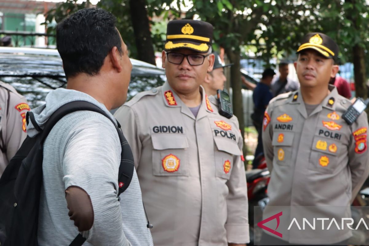 Polisi lerai tawuran di resepsi nikah warga Bekasi
