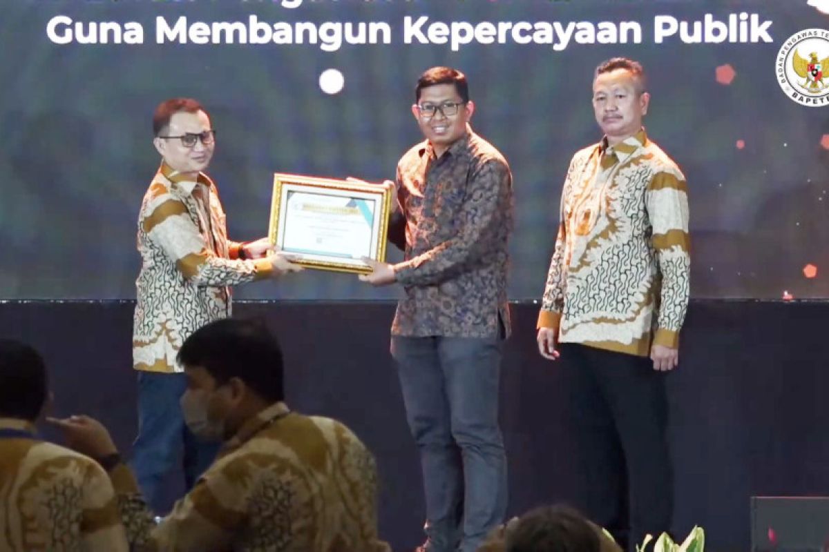 CMPB salah satu Lembaga sains terapan FMIPA UI raih anugerah Bapeten 2022