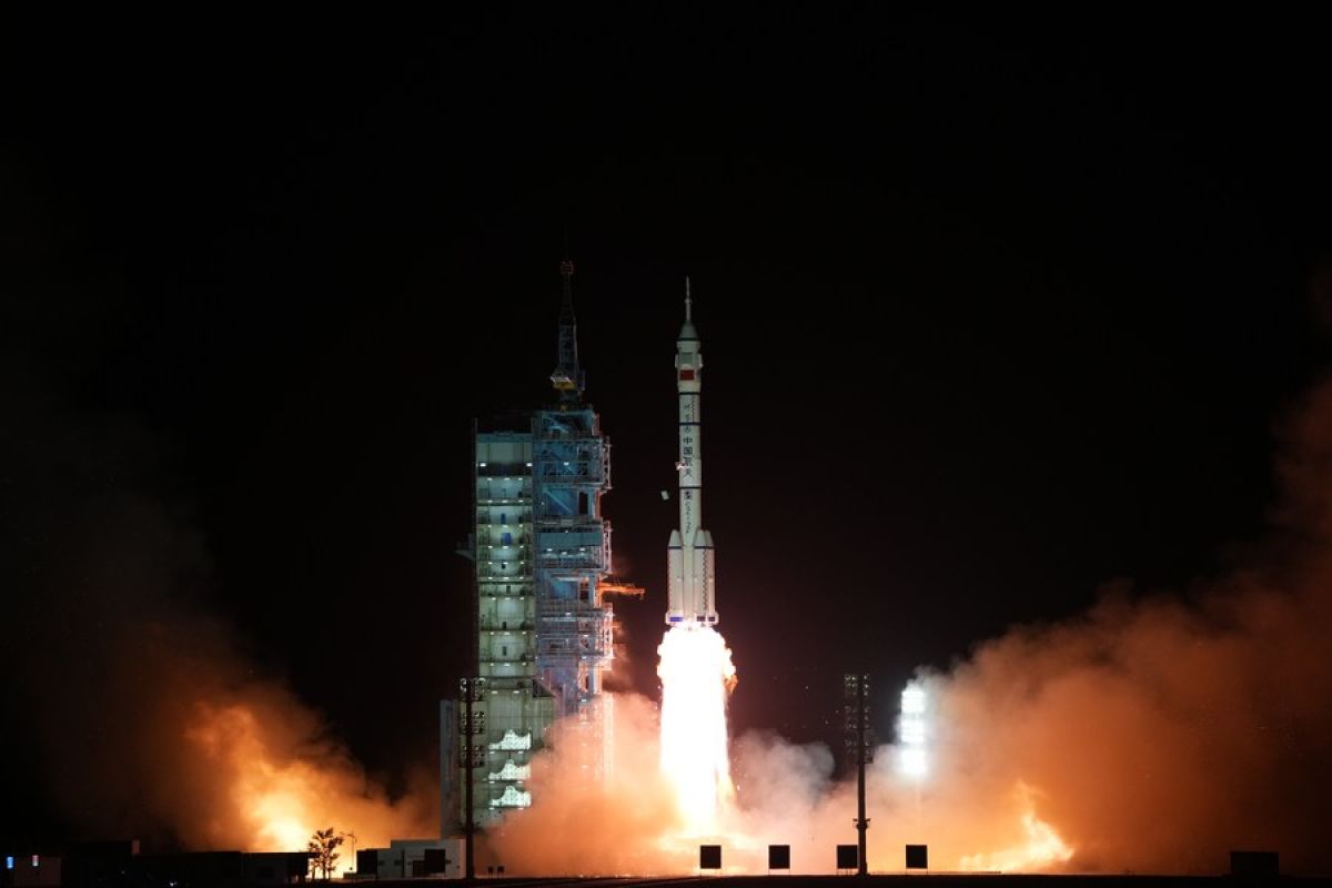 Tanaman di pesawat luar angkasa China Shenzhou-15 mulai tumbuh