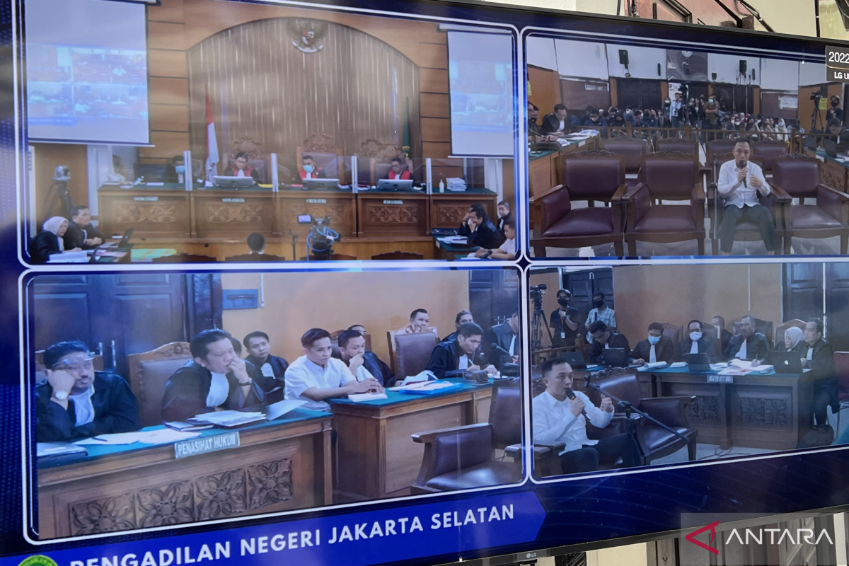 Kuat Ma'ruf disebut sempat bawa pisau dan kejar Brigadir J