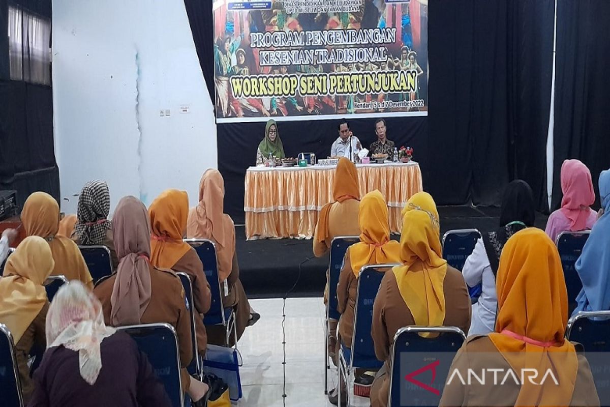 Dikbud Sulawesi Tenggara gelar lokakarya seni pertunjukan diikuti 68 peserta