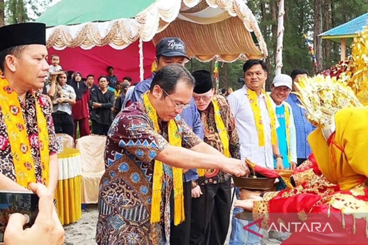 Bupati Mukomuko dukung promosi wisata lewat Tari Gandai