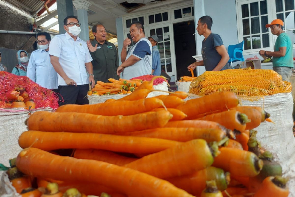 Badan Pangan Nasional waspadai kenaikan harga beras, cabai, dan telur di akhir tahun