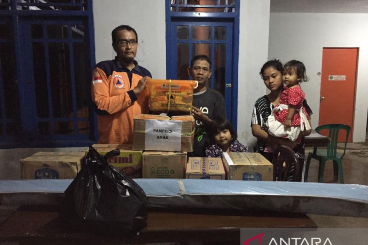 Satu keluarga yang terdampak tanah longsor di Sukabumi sudah dievakuasi