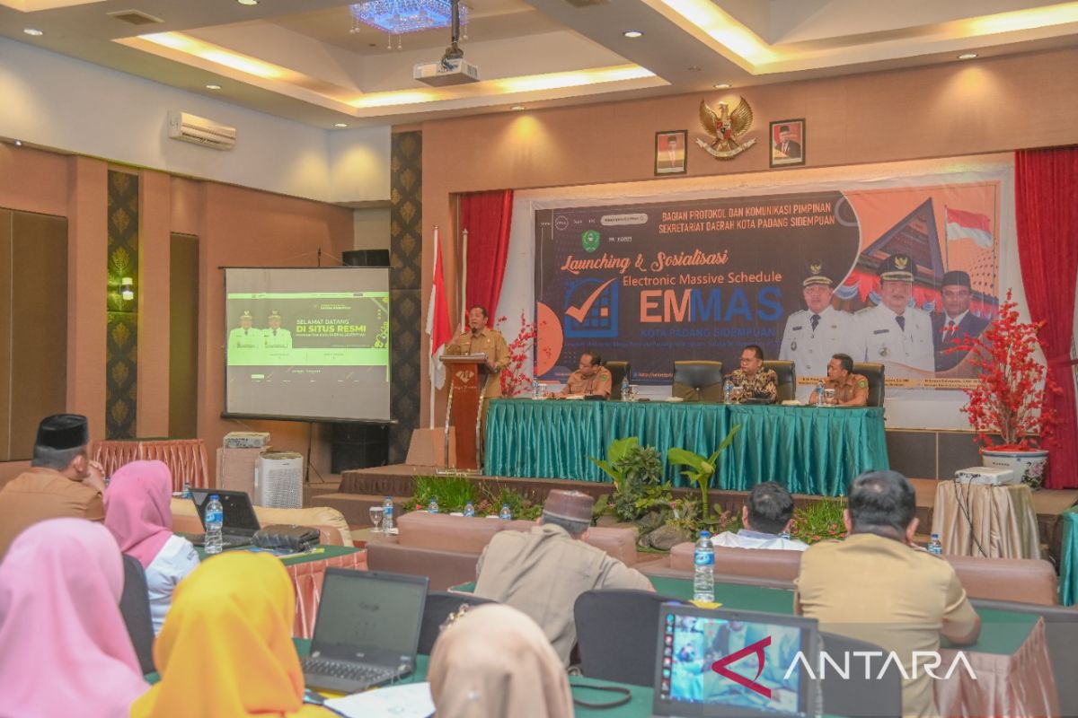 Wali Kota Padang Sidempuan launching aplikasi EMMAS