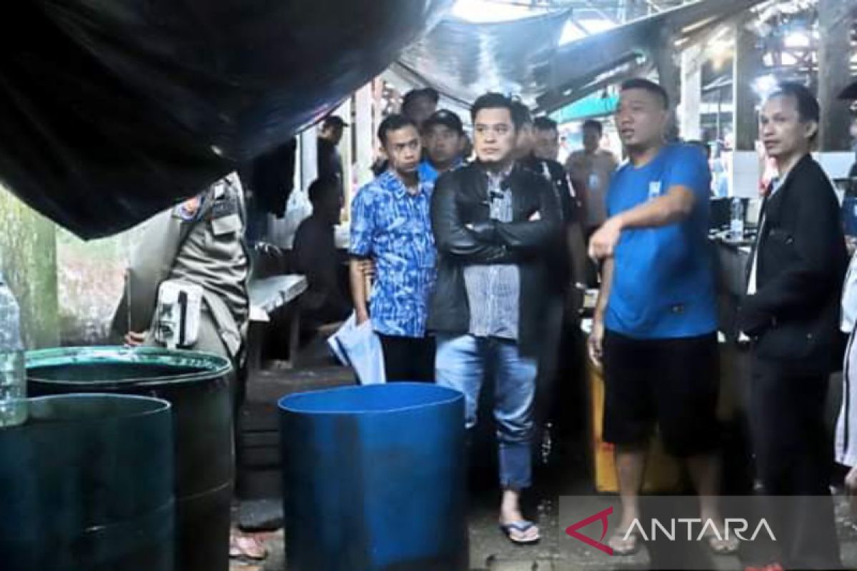 Pemkab Bangka Barat minta pedagang Pasar Parittiga bentuk koperasi