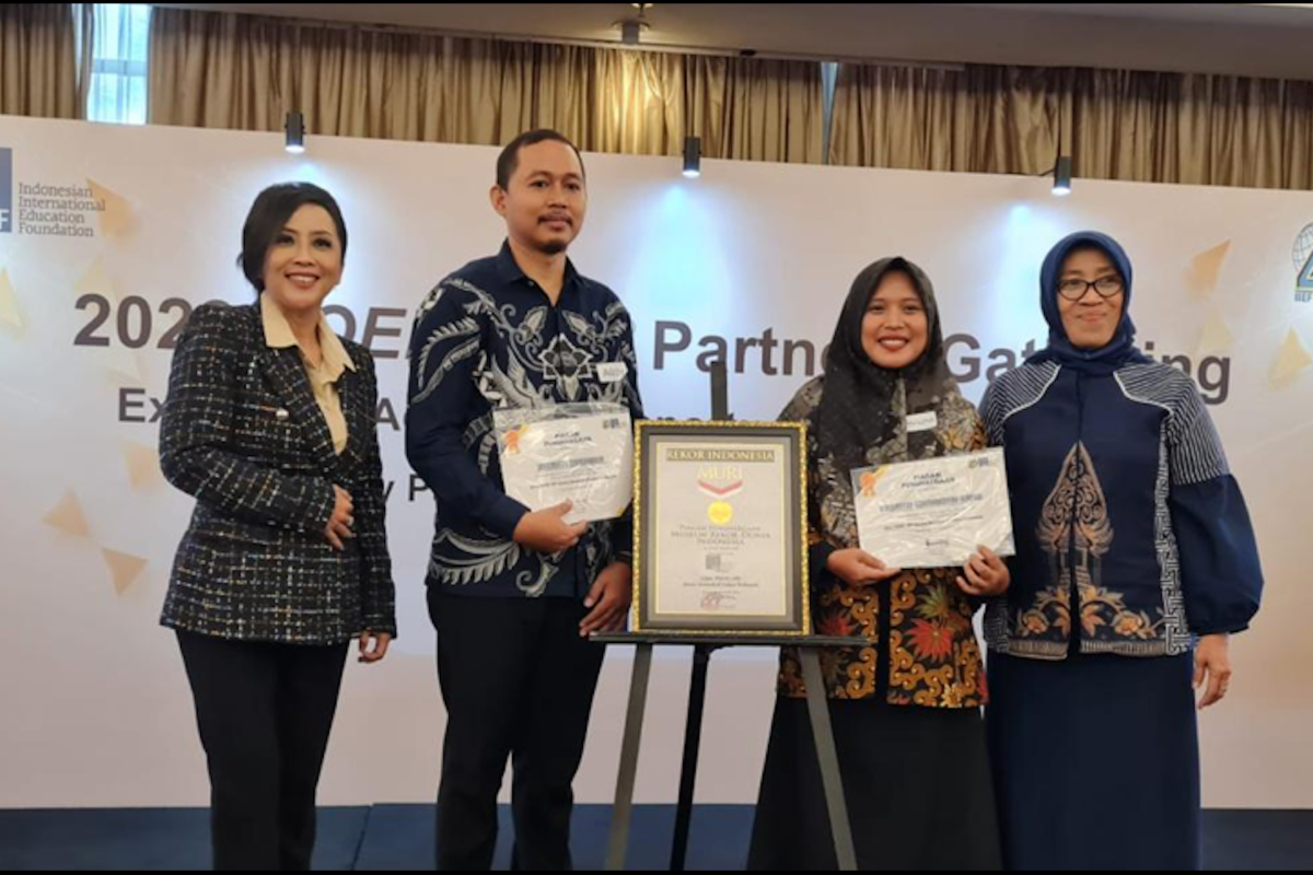 IIEF pecahkan rekor MURI ujian TOEFL ITP serentak di banyak lokasi