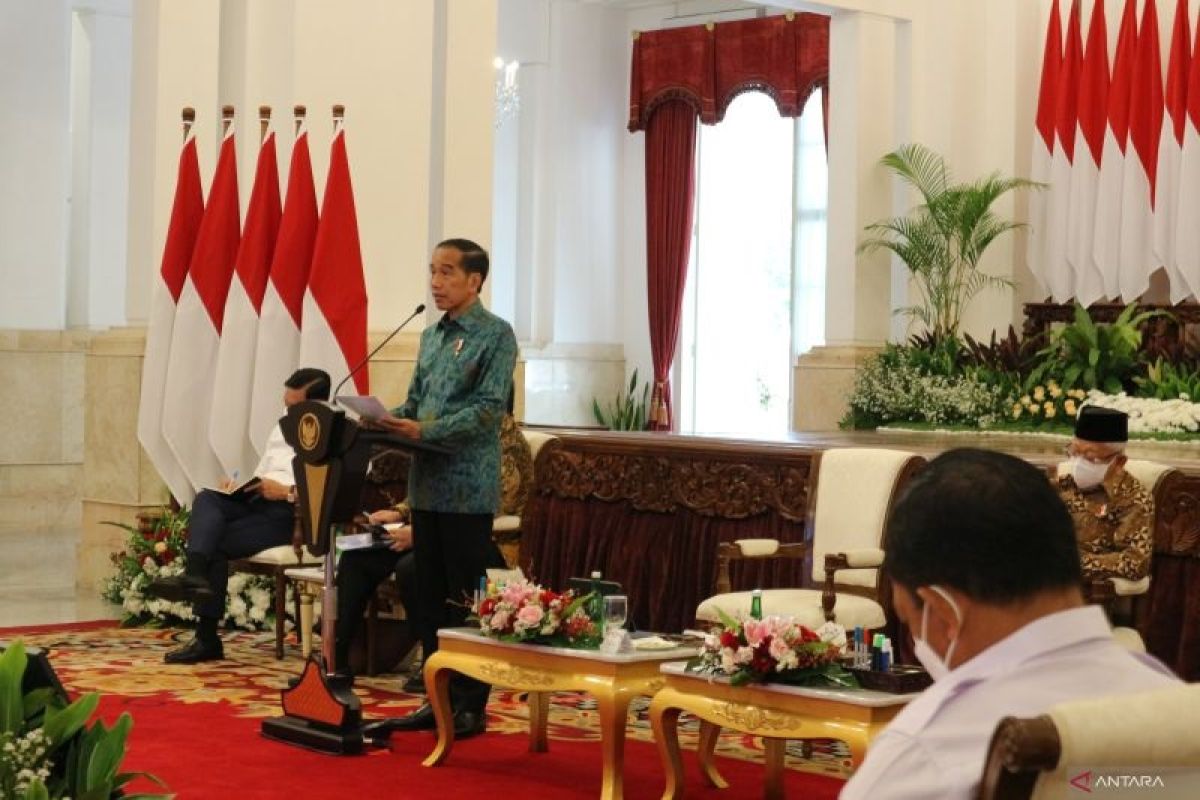 Presiden Jokowi perintahkan pengendalian inflasi dan dorong investasi