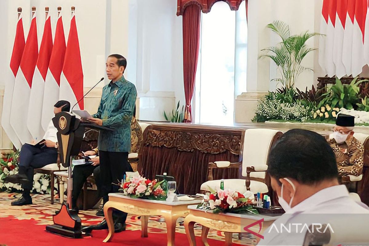 Presiden Jokowi perintahkan pengendalian inflasi dan dorong investasi