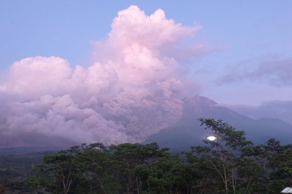 BNPB: 699 warga masih mengungsi setelah erupsi Gunung Semeru