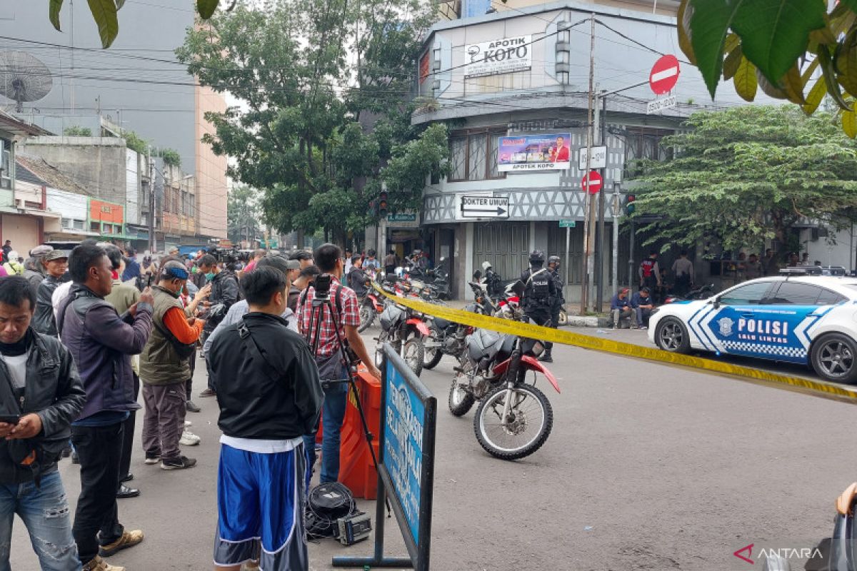 Bom meledak di Polsek Astanaanyar, Polisi: Yang tidak berkepentingan harap mundur