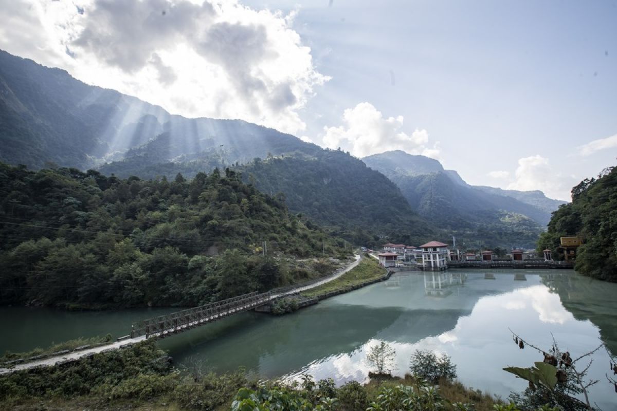 Nepal akan cabut larangan impor kendaraan dan produk minuman keras