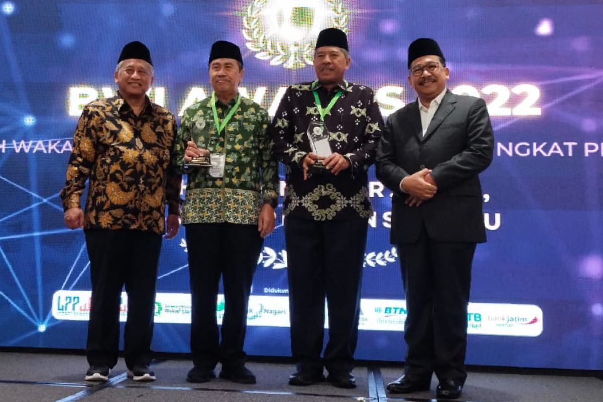 BRK Syariah apresiasi Gubernur Syamsuar dan Bupati Alfedri dinobatkan sebagai tokoh wakaf nasional