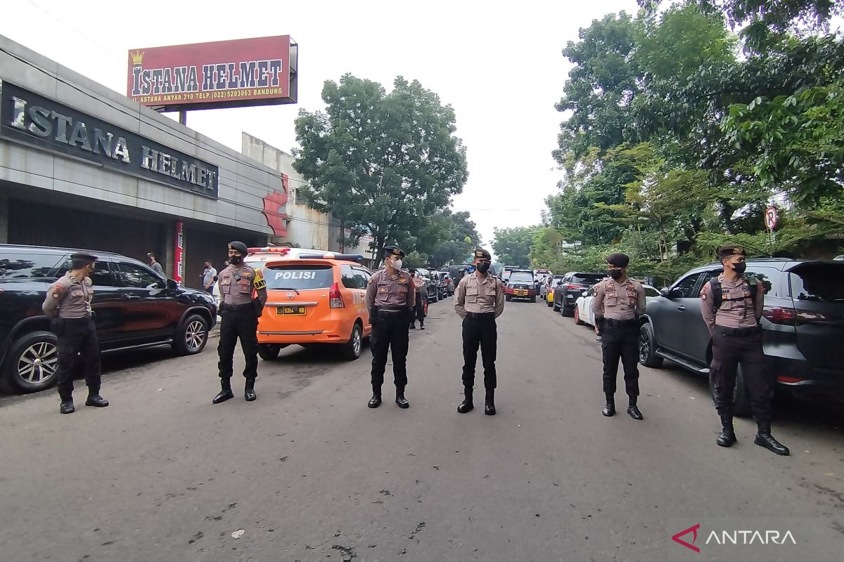 Pelaku bom Polsek Astanaanyar Bandung tewas di lokasi