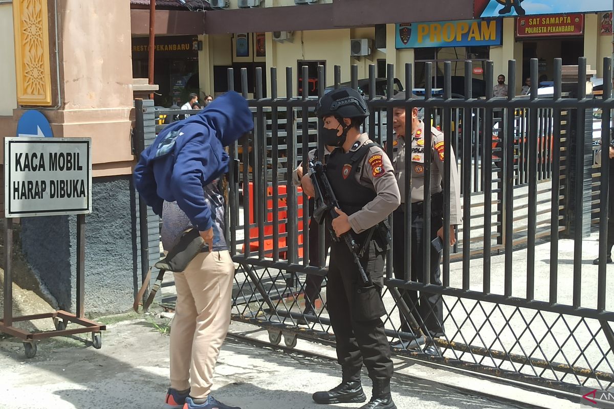 Polresta Pekanbaru perketat pengamanan usai bom bunuh diri di Bandung