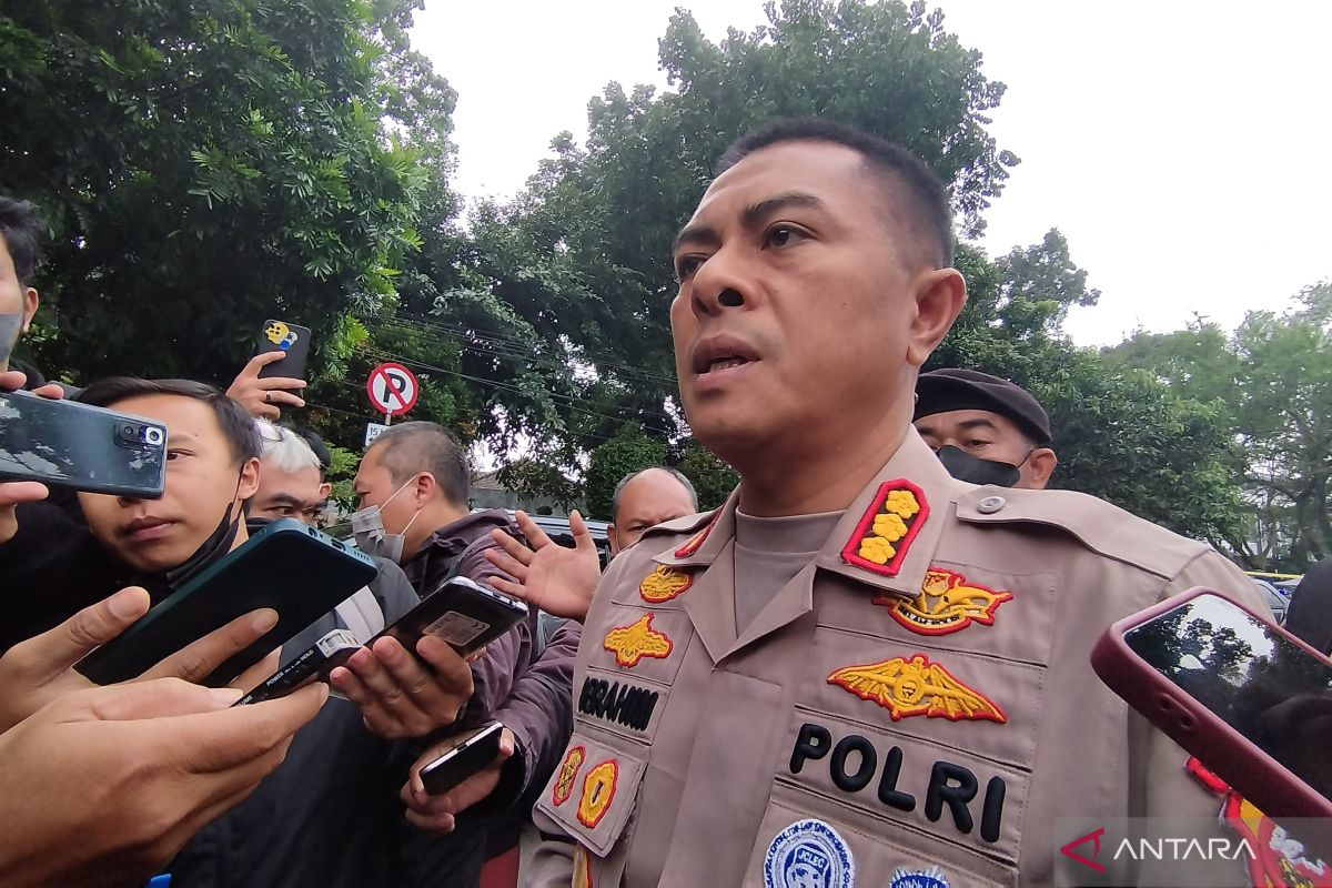 Kabidhumas Polda Jabar sebut satu polisi tewas akibat bom Astanaanyar