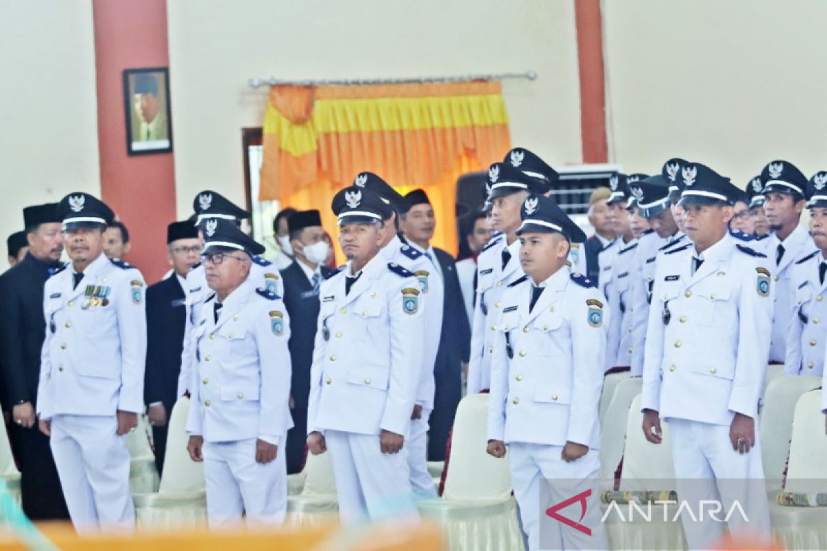 Pemkab Bangka Barat minta kepala desa tanggap terhadap keinginan warga