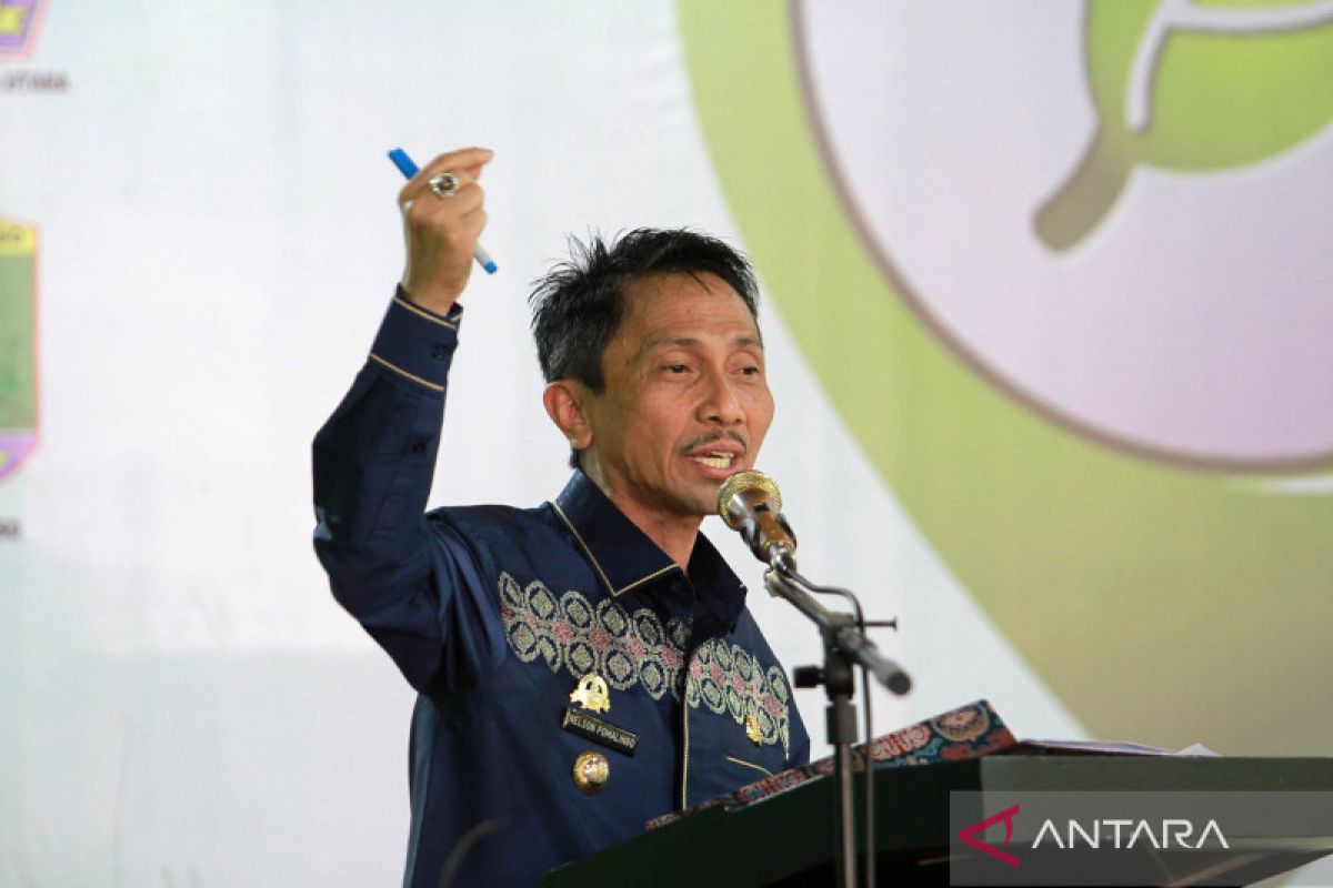 Bupati Gorontalo: Orang jadi hebat karena didikan guru