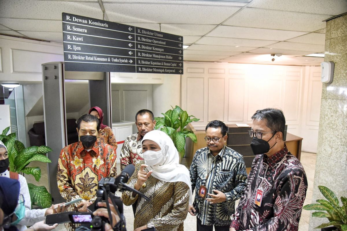 Gubernur Khofifah dorong Bank Jatim pahami perubahan gaya hidup daring