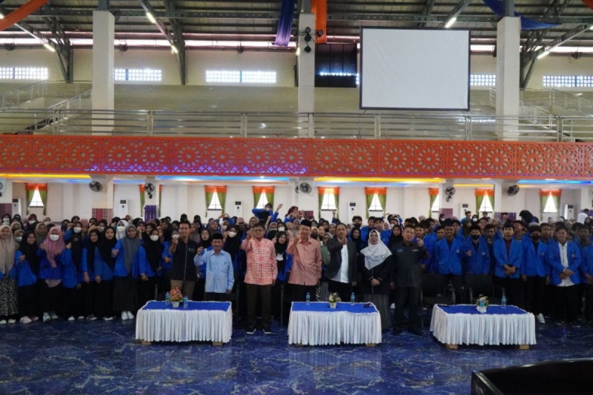 349 mahasiswa Unismuh Makassar terima buku rekening beasiswa KIP