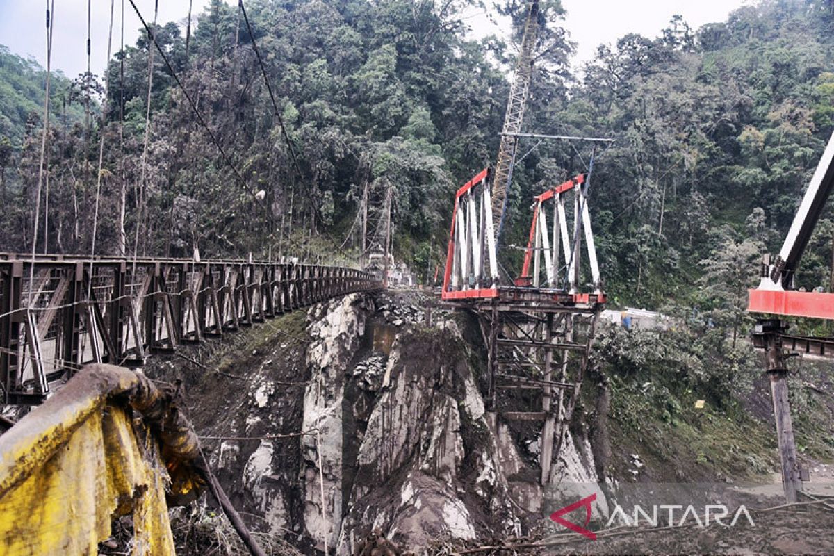 Jembatan gantung Gladak Perak di Lumajang masih ditutup pascaerupsi