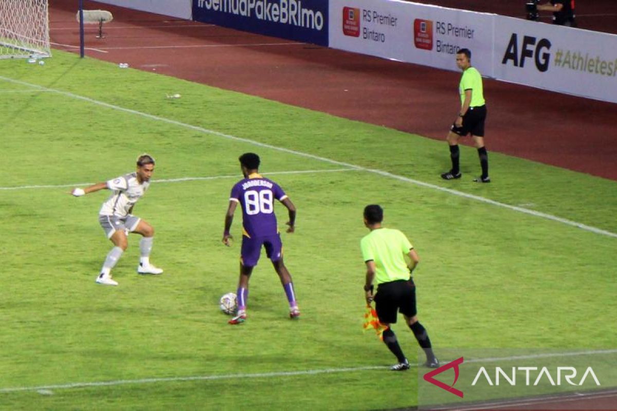 Persib Bandung tundukkan Persik Kediri 3-0