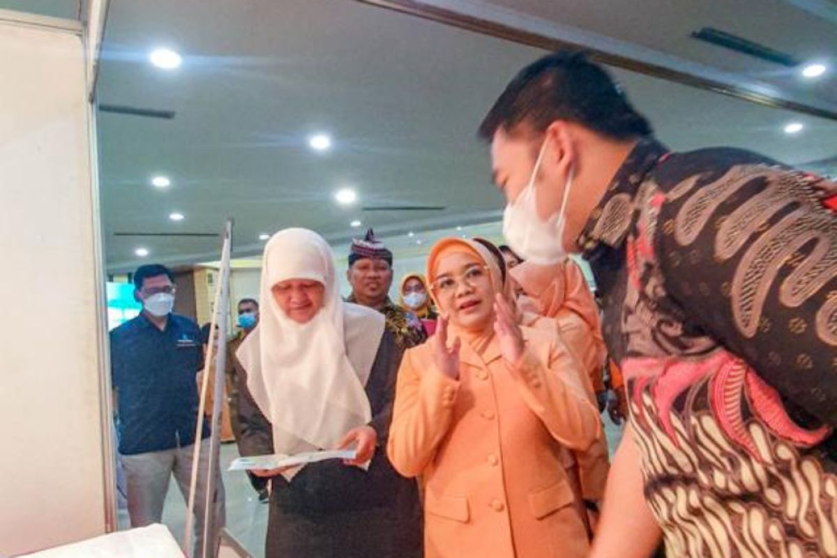 Pimpinan DPRD ajak warga Kota Surabaya manfaatkan Bursa Kerja Assik